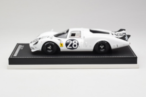 Ferrari 365 P2 #28 M. Gregory / J. Schlesser NART 24 Hours of Daytona 1967 Weiss AB Models 1:18 REMC019 Resin
