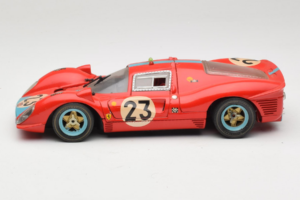 Ferrari 412P #23 W. Mairesse / J. Beurlys Le Mans 1967 Rot Revell 1:18 48826 Metall – Bild 4 von 8