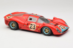 Ferrari 412P #23 W. Mairesse / J. Beurlys Le Mans 1967 Rot Revell 1:18 48826 Metall – Bild 6 von 8