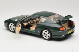 Ferrari 456 GT Dunkelgrün Bburago 1:18 3046-GR1 Metall – Bild 5 von 8