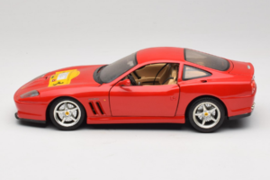 Ferrari 550 Maranello 22 Jahre Ferrari Model Club Rot Bburago 1:18 3064-P2 Metall – Bild 4 von 8