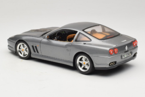 Ferrari 550 Maranello 25 Jahre Ferrari Model Club Silber 2. Version Bburago 1:18 3064-S1 Metall – Bild 7 von 8