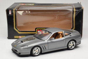 Ferrari 550 Maranello 25 Jahre Ferrari Model Club Silber 2. Version Bburago 1:18 3064-S1 Metall – Bild 8 von 8