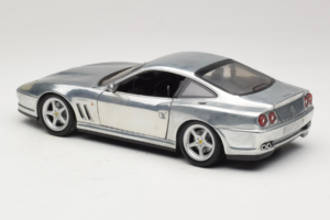 Ferrari 550 Maranello Chrome Silver Hot Wheels 1:18 25740 Metall – Bild 7 von 8