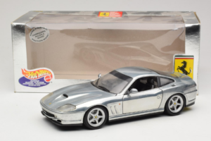 Ferrari 550 Maranello Chrome Silver Hot Wheels 1:18 25740 Metall – Bild 8 von 8
