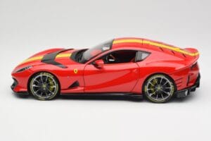 Ferrari 812 Competizione Rosso Corsa Mit Gelben Streifen Bburago 1:18 18-16915 Metall – Bild 4 von 8