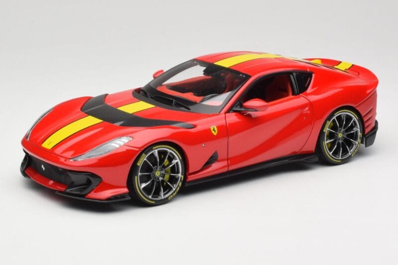Ferrari 812 Competizione Rosso Corsa Mit Gelben Streifen Bburago 1:18 18-16915 Metall