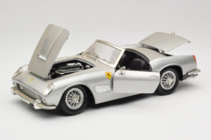 Ferrari California Cabriolet Silber Tonka 1:18 01109-S1 Metall – Bild 2 von 8