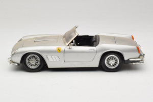 Ferrari California Cabriolet Silber Tonka 1:18 01109-S1 Metall – Bild 4 von 8
