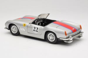Ferrari California #22 Silber Roter Streifen 1966 Tonka 1:18 01109-S2 Metall – Bild 7 von 8