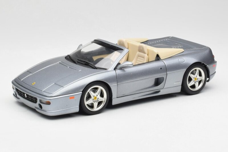 Ferrari F355 Spider Silber Hot Wheels 1:18 23907-M1 Metall