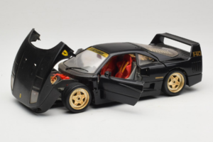 Ferrari F40 Schwarz mit Goldenen Rädern Bburago 1:18 3032-B2 Metall – Bild 2 von 8
