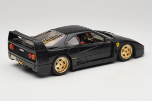 Ferrari F40 Schwarz mit Goldenen Rädern Bburago 1:18 3032-B2 Metall – Bild 3 von 8