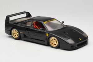 Ferrari F40 Schwarz mit Goldenen Rädern Bburago 1:18 3032-B2 Metall – Bild 6 von 8