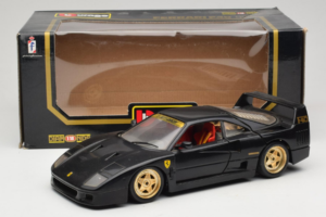 Ferrari F40 Schwarz mit Goldenen Rädern Bburago 1:18 3032-B2 Metall – Bild 8 von 8