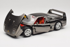 Ferrari F40 Chrome Black Bburago 1:18 3401-B1 Metall – Bild 2 von 8