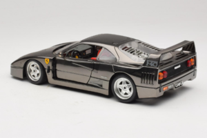 Ferrari F40 Chrome Black Bburago 1:18 3401-B1 Metall – Bild 7 von 8