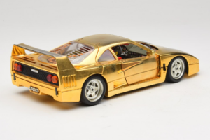 Ferrari F40 Chrome Gold Limited Edition 250 pcs Bburago 1:18 3332-G1 Metall – Bild 3 von 8