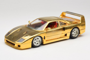 Ferrari F40 Chrome Gold Limited Edition 250 pcs Bburago 1:18 3332-G1 Metall