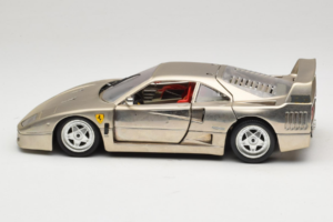 Ferrari F40 Dark Chrome Silver Kroymans Limitierte Auflage Bburago 1:18 3032-C2 Metall – Bild 4 von 8