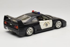 Ferrari F40 Highway Patrol Schwarz Weiss Bburago 1:18 3022-H1 Metall – Bild 3 von 8