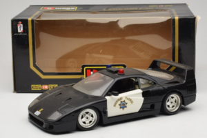 Ferrari F40 Highway Patrol Schwarz Weiss Bburago 1:18 3022-H1 Metall – Bild 8 von 8
