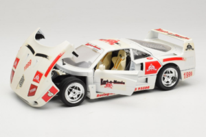 Ferrari F40 Kart-o-Mania Weiss Bburago 1:18 3332-W3 Metall – Bild 2 von 8