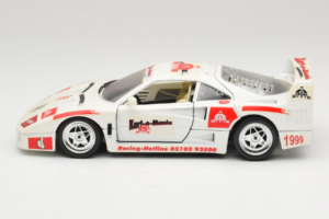 Ferrari F40 Kart-o-Mania Weiss Bburago 1:18 3332-W3 Metall – Bild 4 von 8