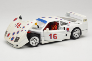 Ferrari F40 #16 Borsenmodells Weiss Limited Edition 333 pcs 1987 Bburago 1:18 3332-W1 Metall – Bild 2 von 8