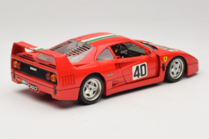 Ferrari F40 #40 Rot mit Italienischer Flagge Bburago 1:18 3032-P1 Metall – Bild 3 von 8