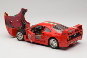 Ferrari F40 #40 Rot mit Italienischer Flagge Bburago 1:18 3032-P1 Metall – Bild 5 von 8
