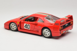 Ferrari F40 #40 Rot mit Italienischer Flagge Bburago 1:18 3032-P1 Metall – Bild 7 von 8