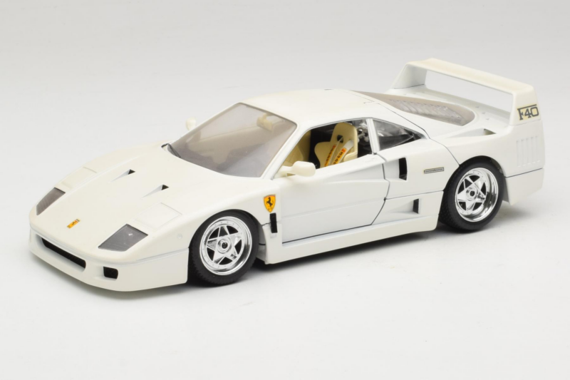 Ferrari F40 Weiss Bburago 1:18 3332-W4 Metall