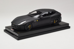 Ferrari FF Matte Black MR Collection 1:18 FERR04CAL Resin – Bild 2 von 7