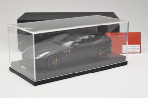 Ferrari FF Matte Black MR Collection 1:18 FERR04CAL Resin – Bild 6 von 7