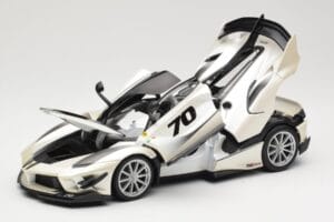Ferrari FXX-K Evo #70 Weiss Bburago 1:18 18-16012 Metall – Bild 2 von 8