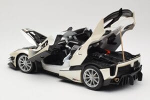 Ferrari FXX-K Evo #70 Weiss Bburago 1:18 18-16012 Metall – Bild 5 von 8