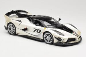 Ferrari FXX-K Evo #70 Weiss Bburago 1:18 18-16012 Metall – Bild 6 von 8