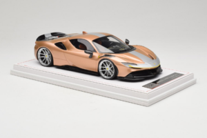 Ferrari SF90 Novitec Gold Silber Streifen IVY 1:18 REMC028 Resin – Bild 4 von 7