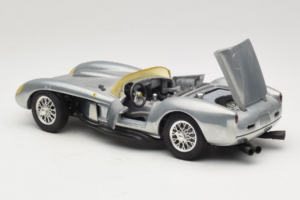 Ferrari Testa Rossa Chrome Silver Hot Wheels 1:18 25737 Metall – Bild 5 von 8