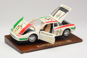 Ferrari Testarossa Italia 90 Weiss Bburago 1:18 3059-W1 Metall – Bild 3 von 8