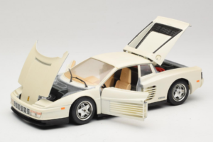 Ferrari Testarossa Weiss Bburago 1:18 3019-W1 Metall – Bild 2 von 8