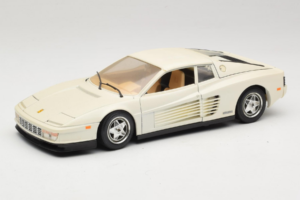 Ferrari Testarossa Weiss Bburago 1:18 3019-W1 Metall