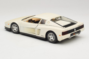 Ferrari Testarossa Weiss Bburago 1:18 3019-W1 Metall – Bild 7 von 8