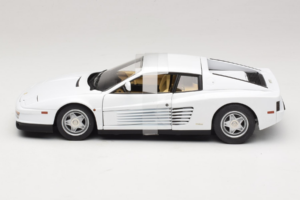 Ferrari Testarossa Weiss Miami Vice Hot Wheels 1:18 P9904 Metall – Bild 3 von 6