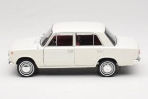 Fiat 124 Weiss IXO 1:18 18CMC205OP Metall – Bild 4 von 8
