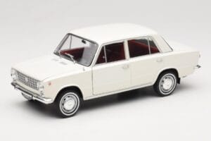 Fiat 124 Weiss IXO 1:18 18CMC205OP Metall