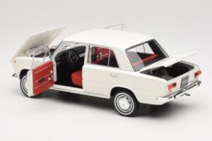 Fiat 124 Weiss IXO 1:18 18CMC205OP Metall – Bild 5 von 8