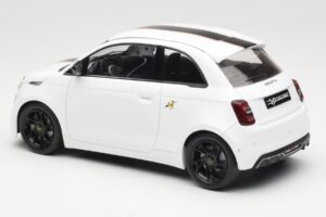 Abarth 500e Weiss IXO 1:18 MCG18497 Metall – Bild 5 von 6