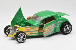 Ford Coupe Grün mit Feuer Road Signature 1:18 30109 Metall – Bild 2 von 8